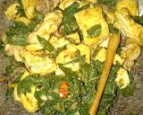 Foto langkah ke 6 dari resep Ayam Masak Daun Singkong (Mix Tahu).