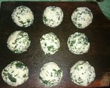 Foto langkah ke 4 dari resep Bola Bola Daun Singkong no Telur.