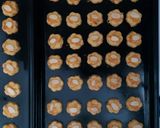 Foto langkah ke 6 dari resep Almond Cheesy Cookies.