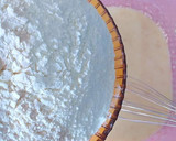 Foto del paso 4 de la receta: Roscones tiernos de leche, mantequilla y pepitas de chocolate