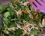 Foto langkah ke 3 dari resep Tumis Toge Selada Air.