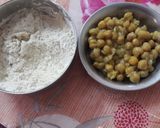 A picture of step 1 of Achari Masala paneer stuffed chole paratha.