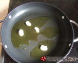 Φωτογραφία βήματος 4 της συνταγής Φρυγανισμένες φέτες με μανιτάρια και γραβιέρα