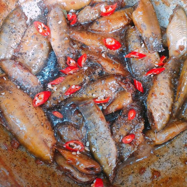 Thành phẩm Cá heo kho tiêu