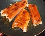 Foto del paso 2 de la receta: Salmón en salsa new orleans con chipotle y ajo 