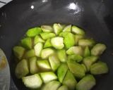 รูปขั้นตอนการทำที่ 5 ของ บวบผัดไข่