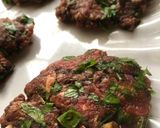 A picture of step 2 of Meat patties.