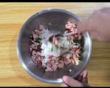 Foto langkah ke 3 dari resep Breakfast Rice Tuna Eggs Muffin.