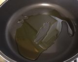 Une image de l'étape 5 de Fondue de céleri branche au bouillon de crevettes et laitue de mer.