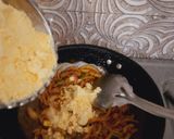 A picture of step 3 of झुणका भाकरी(Zunka Bhakri Recipe In Marathi).