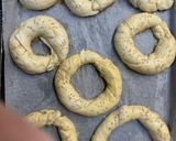 Sajtos szezámmagos karika recept fázis 4 fotója