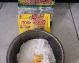 Foto langkah ke 2 dari resep Chapssal Korean Donuts dengan Topping Wijen.