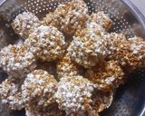 A picture of step 2 of Jowar laddoo.