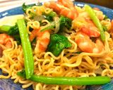 Hình bước làm 6 của món Mì xào cay ớt sate