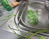 Foto del passaggio 1 della ricetta Pesto con il ciuffo di carote