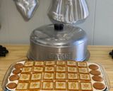 A picture of step 8 of Chessmen Banana Pudding Pie.