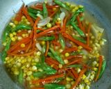 Foto langkah ke 3 dari resep Tumis Buncis, Kol Ungu, Jagung, dan Wortel.