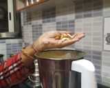 A picture of step 3 of Mango milkshake.
