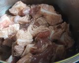 A picture of step 1 of Braised Sail Rib with Eggs.