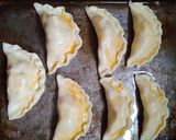 Foto del paso 4 de la receta: EMPANADAS DIVERTIDAS Y COLORIDAS🥟🍅🧀🥟🍅🧀🥟🍅🧀😊🍄🎉😊🍄🎉