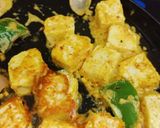 A picture of step 5 of Paneer tikka masala in paalak gravy.