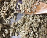 Foto del paso 3 de la receta: Garrapiñadas de maní y de semillas de girasol