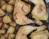 Foto del paso 6 de la receta: Pollo Asado al Romero con Patatas Rústicas