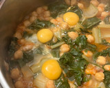 Foto del paso 10 de la receta: Potaje vegetariano de garbanzos, con acelgas y huevos de codorniz