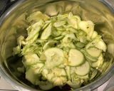 Une image de l'étape 4 de Gratin de courgettes blanches aux poivrons rouges et bouillon de bœuf.