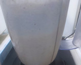 A picture of step 2 of Dates and almond shake.