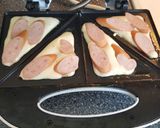Hình bước làm 5 của món Bánh hotdog kiểu Việt