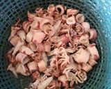 Foto langkah ke 1 dari resep Tumis cumi asin simple.