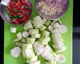 Foto langkah ke 1 dari resep Sayur Oyong Sederhana.