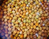 A picture of step 5 of Chana Halwa Puri.