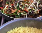 Foto del paso 6 de la receta: Pollo con verduras y algas al wok