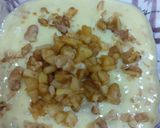 A picture of step 4 of Apple custard pudding.