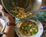 รูปขั้นตอนการทำที่ 9 ของ ผักกาดขาวผัดไข่สูตรประหยัด