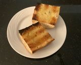A picture of step 4 of Steak Balsamic with Grilled French Bread.