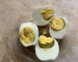 A picture of step 3 of Boiled egg in Aloo Matar.