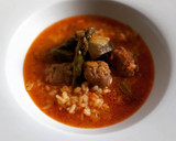 Foto del paso 8 de la receta: Arroz caldoso de butifarra, espárragos y alcachofas