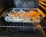 Foto del paso 3 de la receta: Reineta al horno con camarones