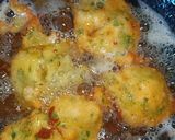 મેથી ના ગોટા (Methi Gota Recipe In Gujarati) રેસીપી સ્ટેપ2ફોટો