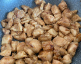 Foto del paso 3 de la receta: Pollo en salsa de ostras