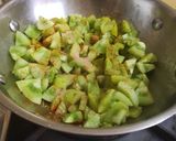 A picture of step 2 of Raw tomato bhaji.