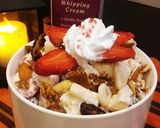 A picture of step 9 of Fresh fruits cream salad.