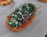 Foto del paso 5 de la receta: Pollo a la parmesana con espinacas y olivas kalamata