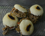 Foto del paso 3 de la receta: Arepitas rellenas de carne mechada