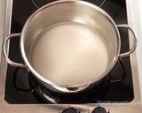 A picture of step 4 of Kesar Rasgulla.
