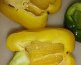 A picture of step 2 of Stuffed capicum.