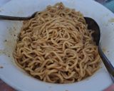 Foto langkah ke 4 dari resep Mie Goreng Pedas ala akhir bulan.